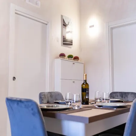 Continental Elegance Apartment